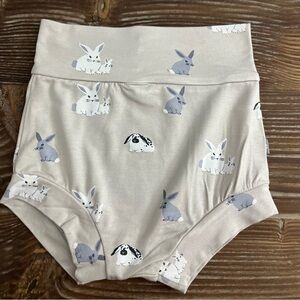 NEW Kyte Baby Bummies Retired Bunnies Print Shorts Bamboo Size 6-12 Months